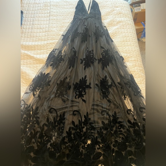 Black Velvet Flow Dress Windsor - Picture 2 of 9